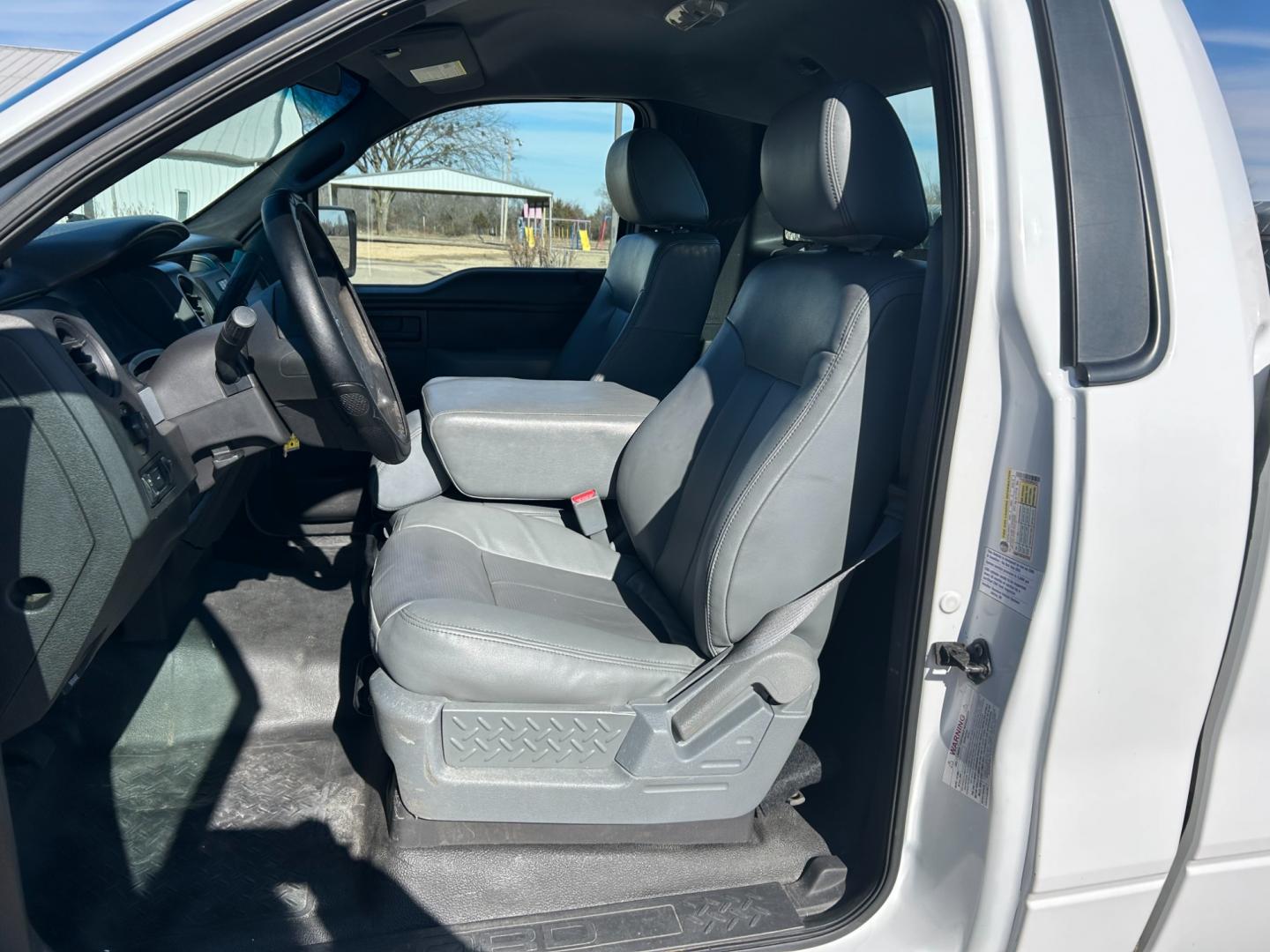 2014 White /Gray Ford F-150 STX 6.5-ft. Bed 2WD (1FTMF1CM1EK) with an 3.7L V6 DOHC 24V engine, 6-Speed Automatic transmission, located at 17760 Hwy 62, Morris, OK, 74445, (918) 733-4887, 35.609104, -95.877060 - Photo#8